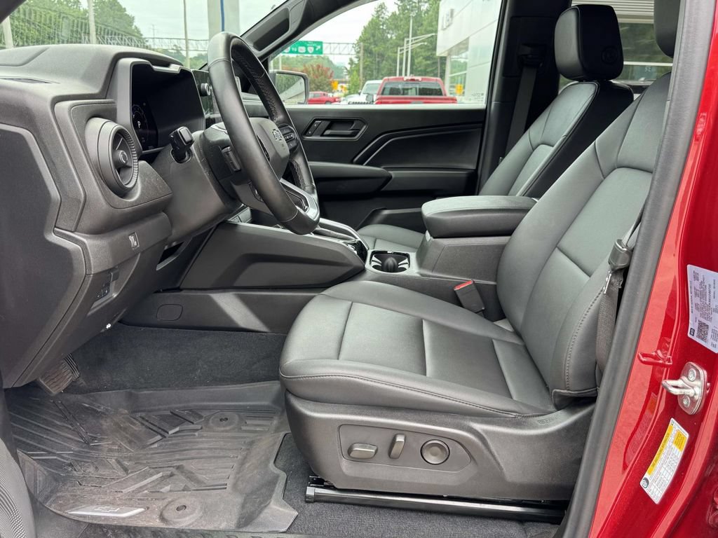 Used 2025 Chevrolet Colorado Trail Boss AWD/4WD image 21