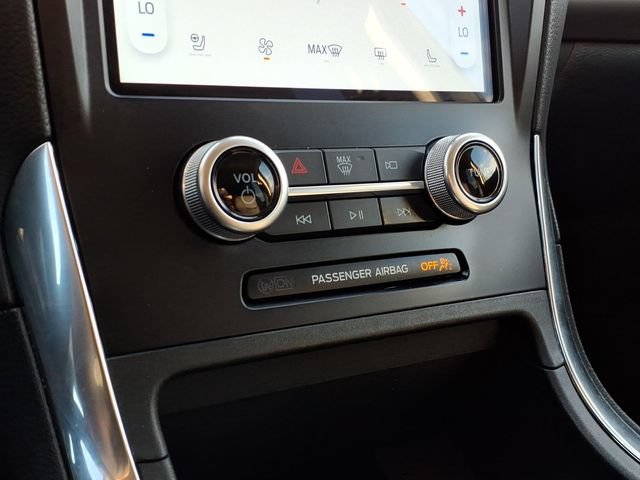Certified 2024 Ford Edge Titanium AWD/4WD image 27