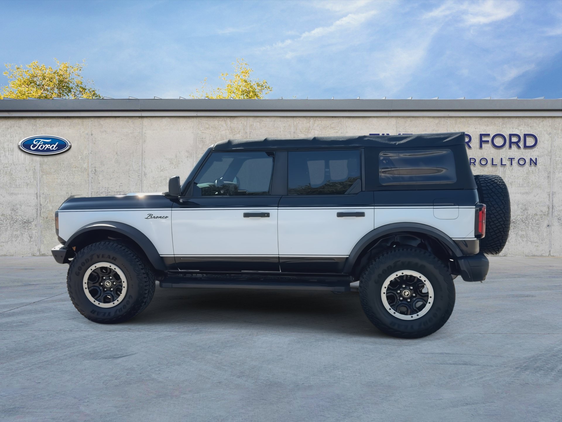 Certified 2022 Ford Bronco Badlands w/ Sasquatch Package AWD/4WD image 5