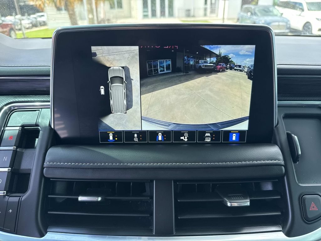 Used 2022 GMC Yukon XL SLT w/ SLT Premium Package AWD/4WD image 29