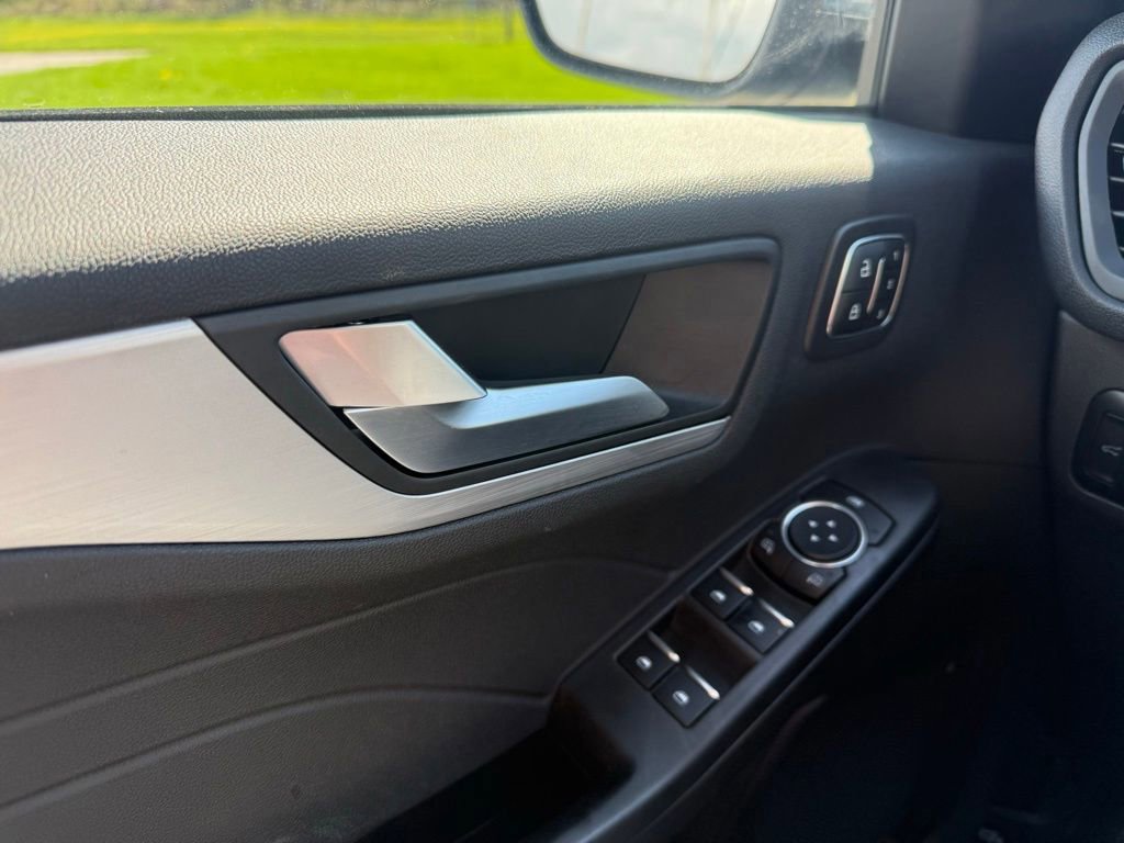 Certified 2023 Ford Escape Platinum image 23