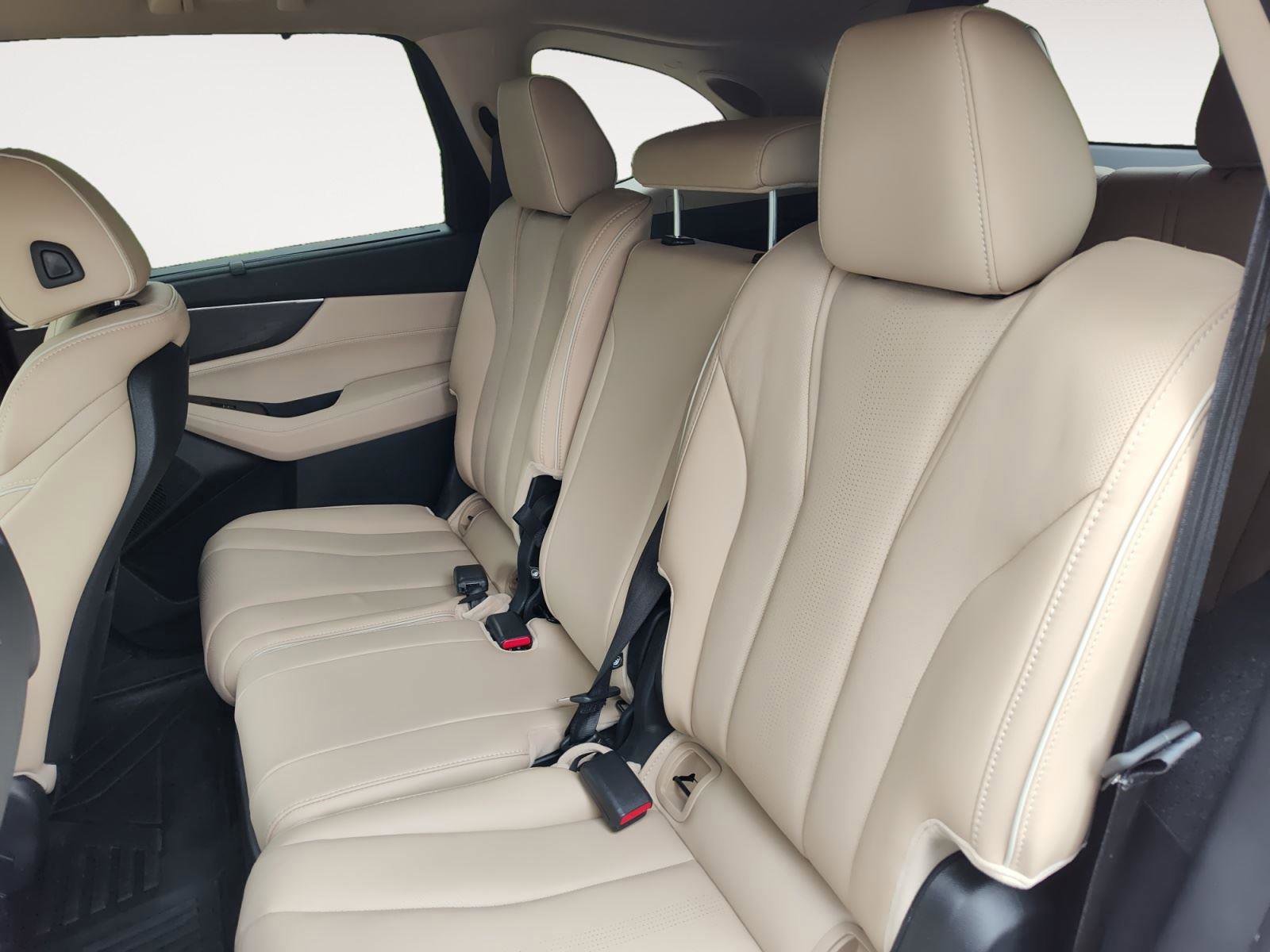 Used 2023 Acura MDX SH-AWD w/ Advance Package image 13