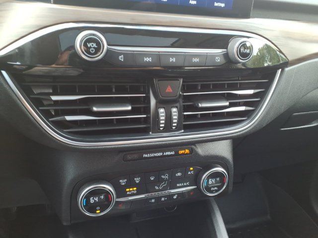 Certified 2020 Ford Escape Titanium AWD/4WD image 20