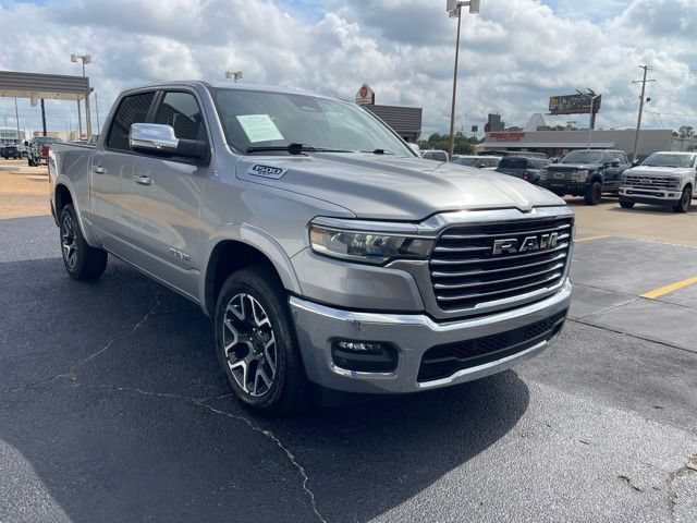 Used 2025 RAM 1500 Laramie AWD/4WD image 11