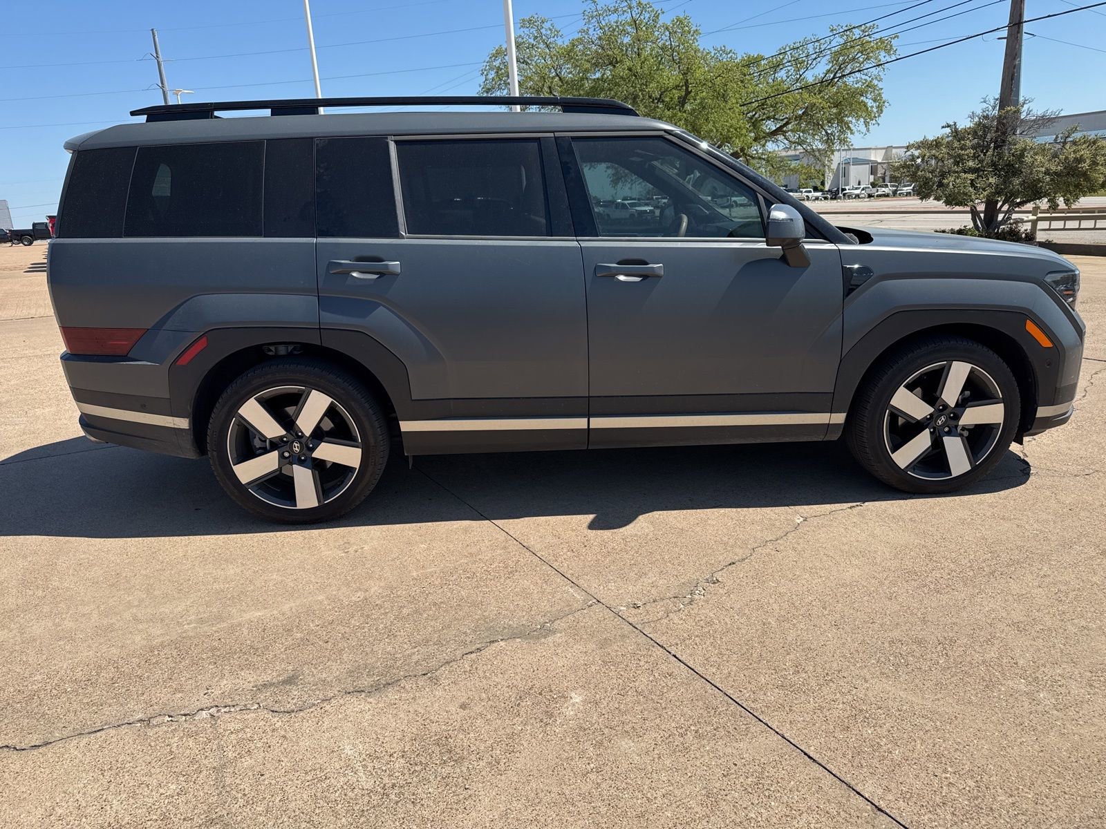 Used 2024 Hyundai Santa Fe Limited image 8