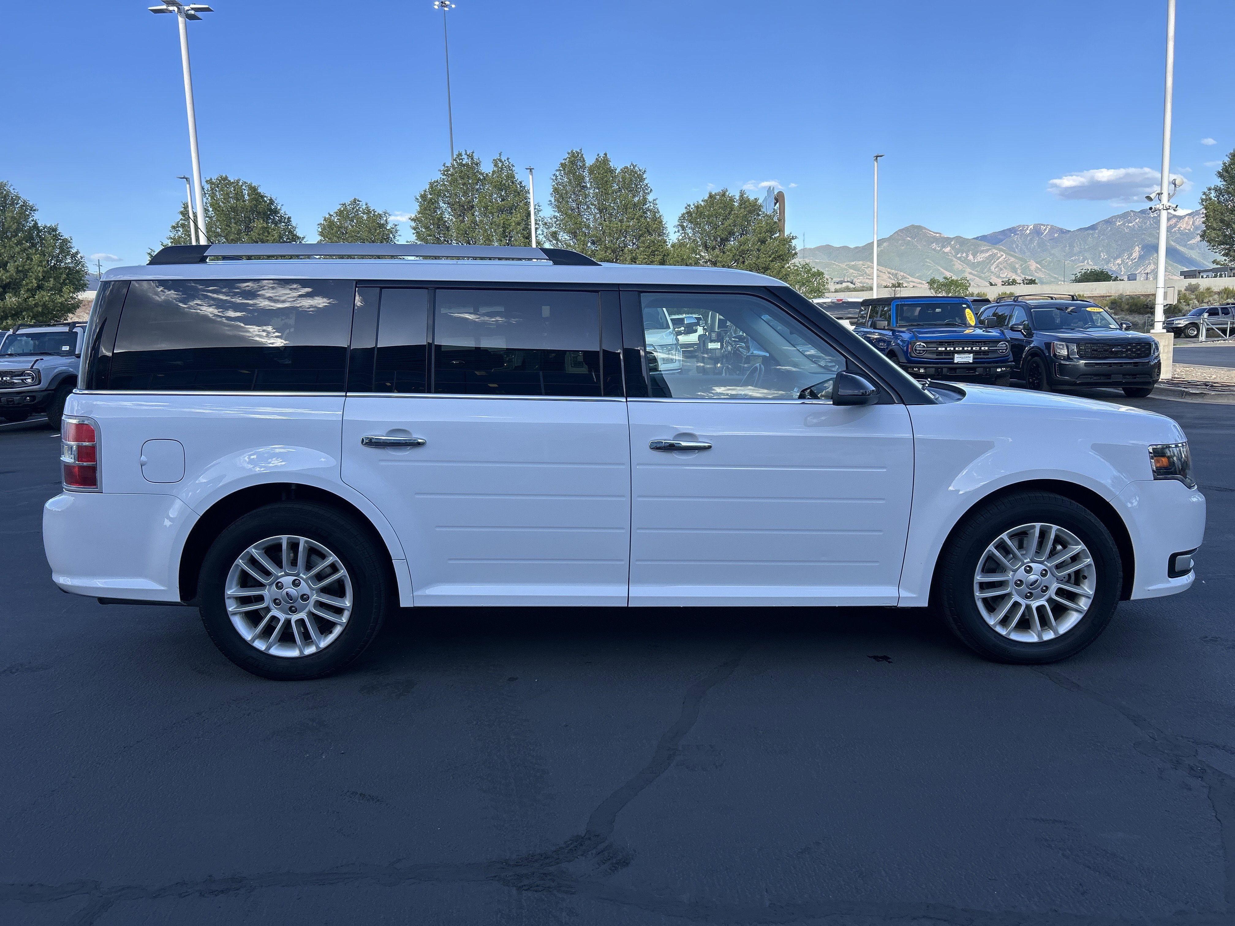 Certified 2019 Ford Flex SEL w/ Class III Trailer Tow Package AWD/4WD image 6