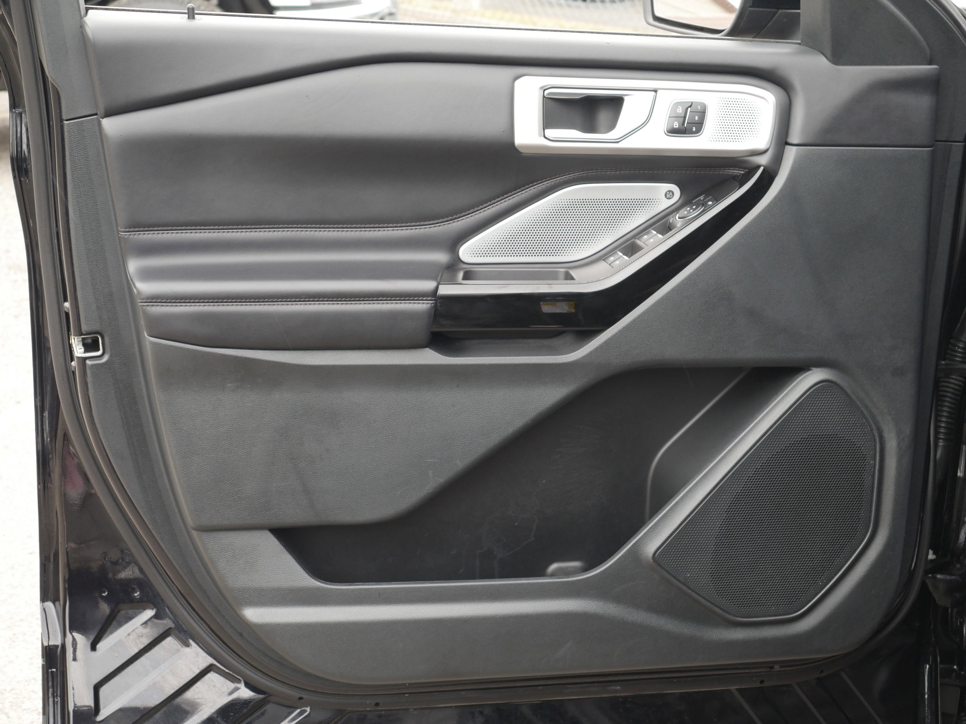 Certified 2021 Ford Explorer Platinum image 38