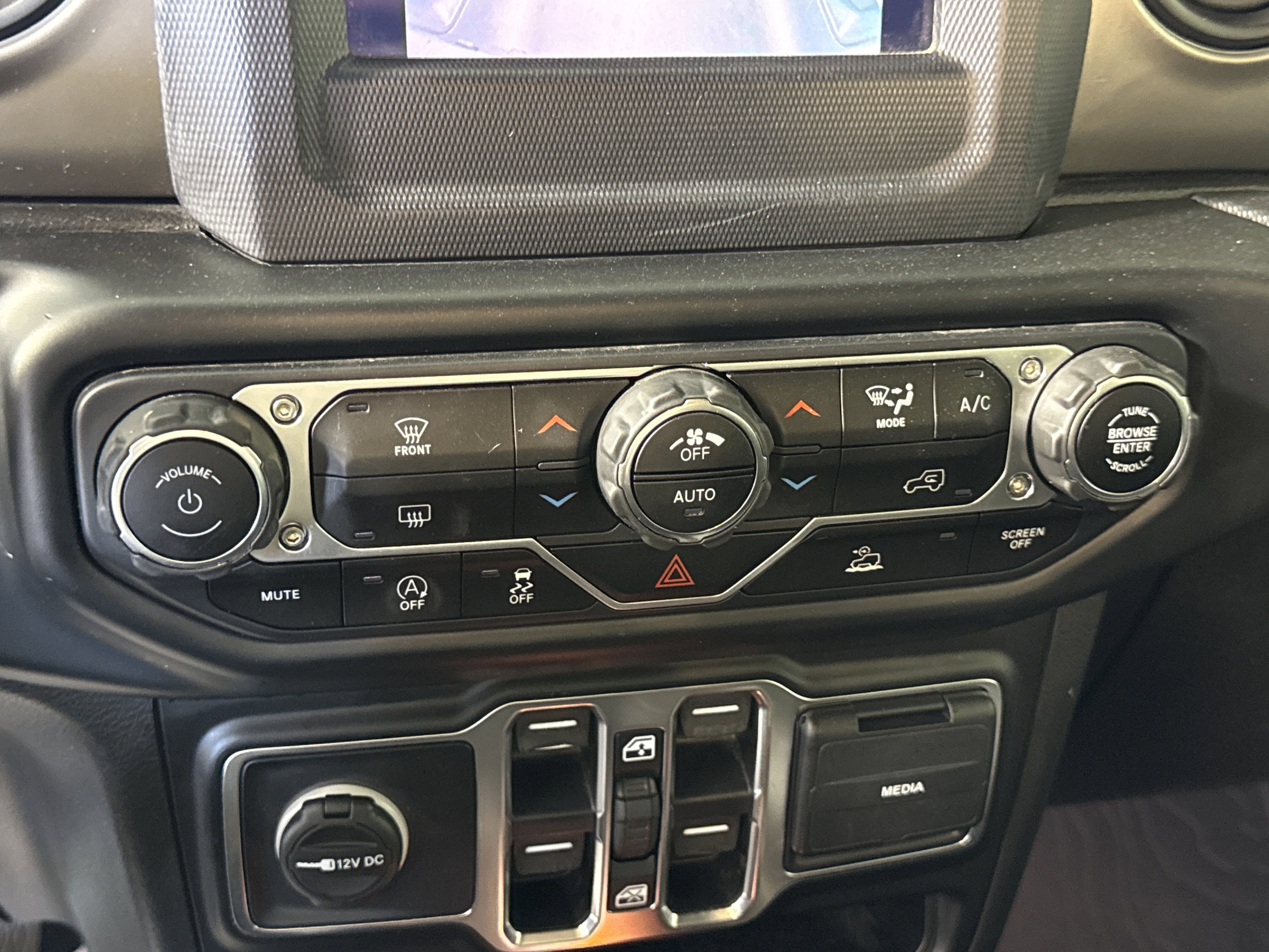 Used 2020 Jeep Gladiator Sport w/ Quick Order Package 24S image 21