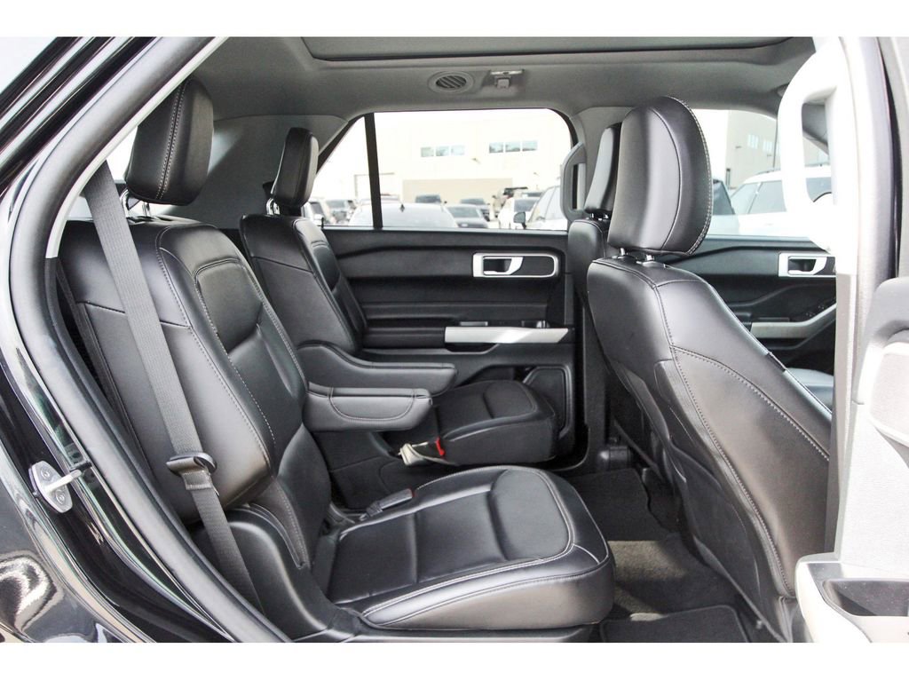 Certified 2023 Ford Explorer XLT w/ Equipment Group 202A AWD/4WD image 10