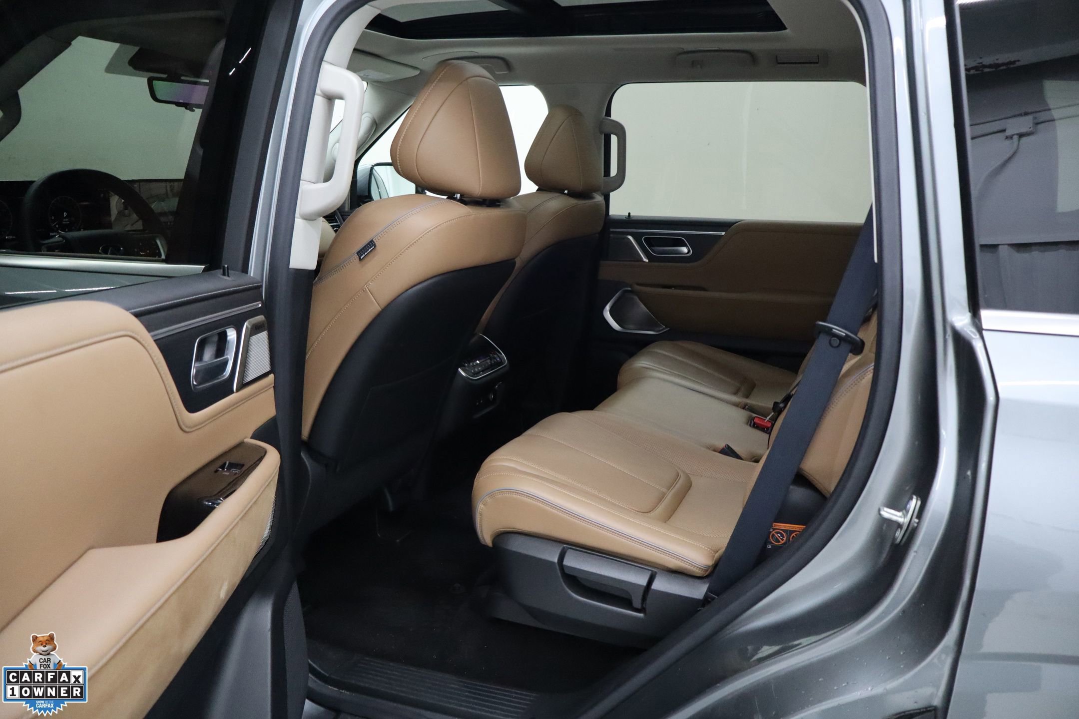 Used 2025 INFINITI QX80 Sensory image 28