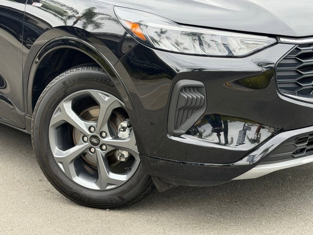 Certified 2023 Ford Escape ST-Line AWD/4WD image 4