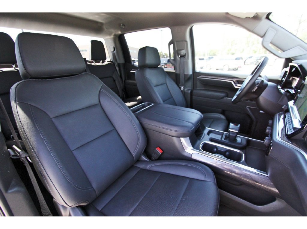 Used 2025 Chevrolet Silverado 1500 LTZ AWD/4WD image 33