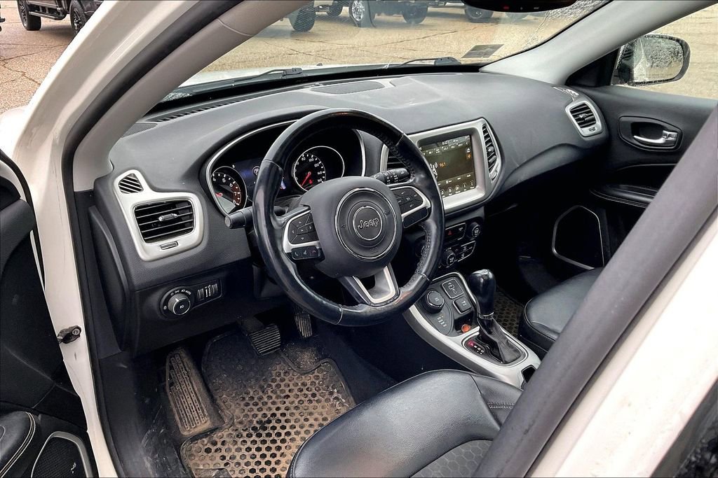 Used 2018 Jeep Compass Latitude w/ Popular Equipment Group AWD/4WD image 7