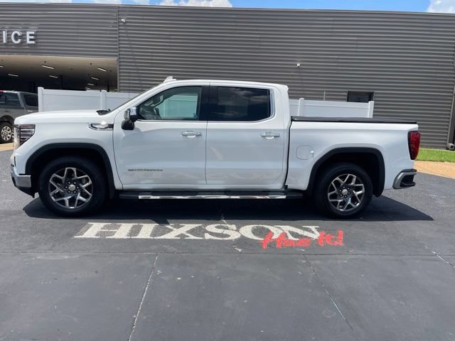 Used 2024 GMC Sierra 1500 SLT RWD image 2