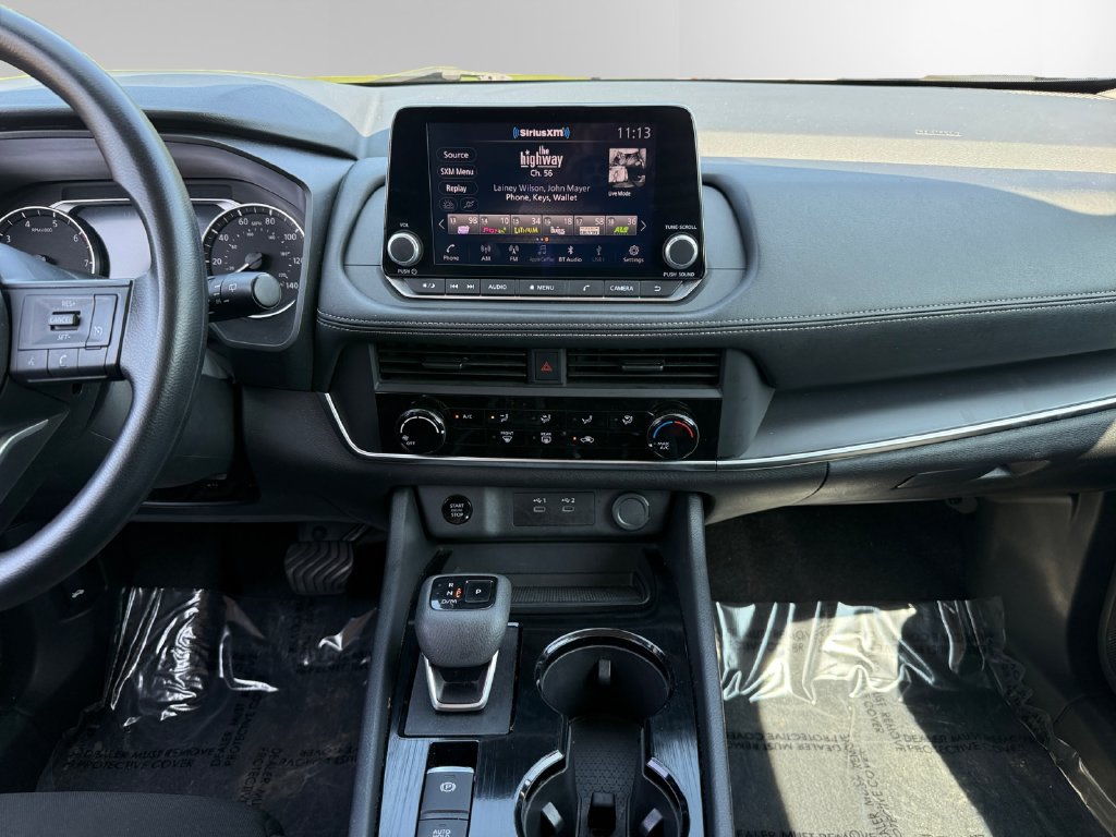 Used 2024 Nissan Rogue S FWD image 11
