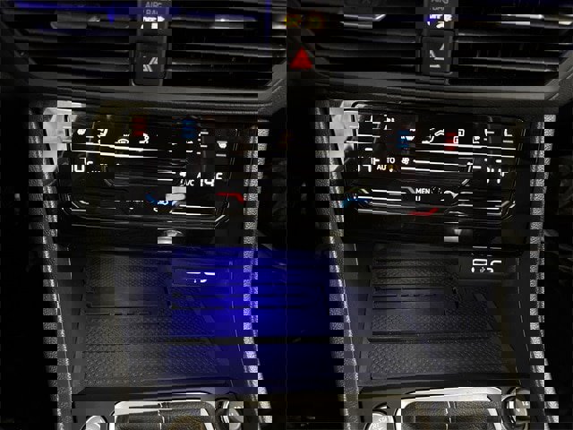 Used 2025 Volkswagen Jetta SEL image 11