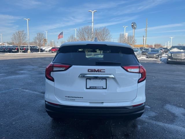 Used 2024 GMC Terrain SLE image 7