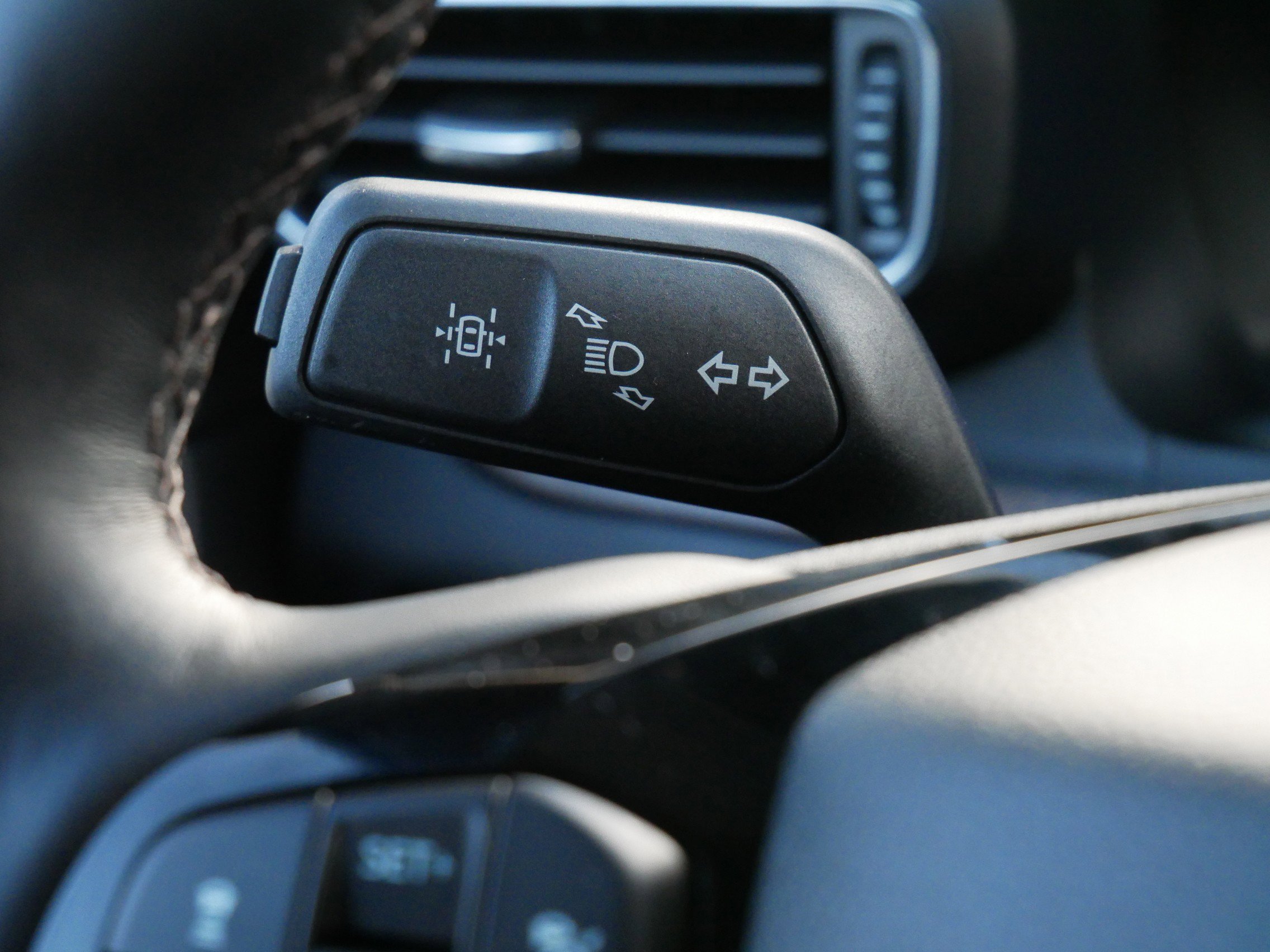 Certified 2023 Ford Explorer Platinum w/ Premium Technology Package image 21