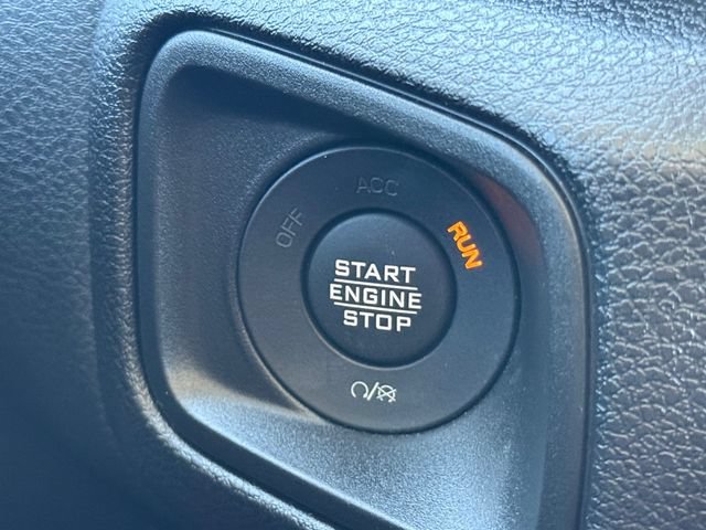 Used 2025 Jeep Wrangler Unlimited Sport AWD/4WD image 14