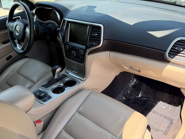 Used 2017 Jeep Grand Cherokee Limited AWD/4WD image 34