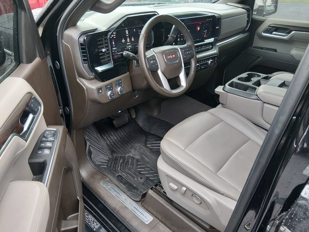 Used 2025 GMC Sierra 1500 SLT AWD/4WD image 10