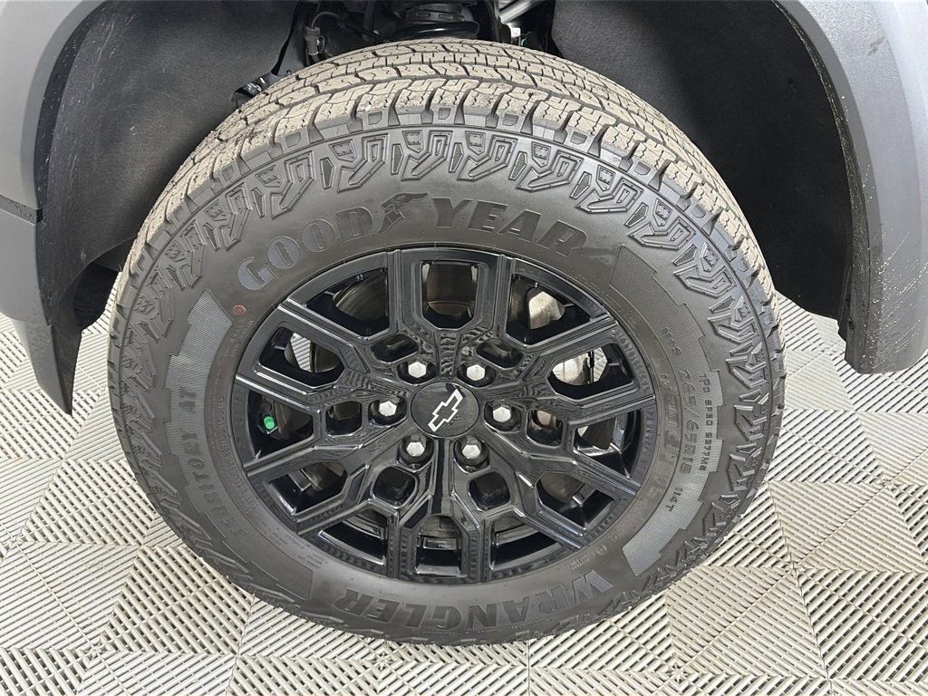 Used 2024 Chevrolet Colorado Trail Boss image 8