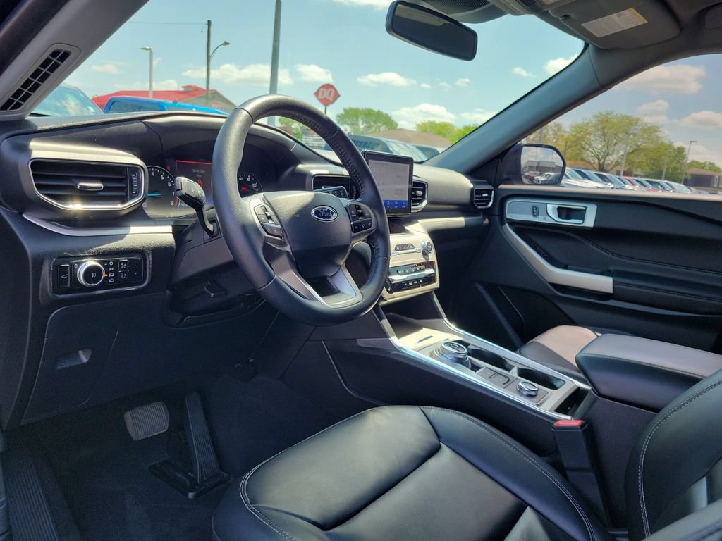 Certified 2023 Ford Explorer XLT w/ Equipment Group 202A AWD/4WD image 21