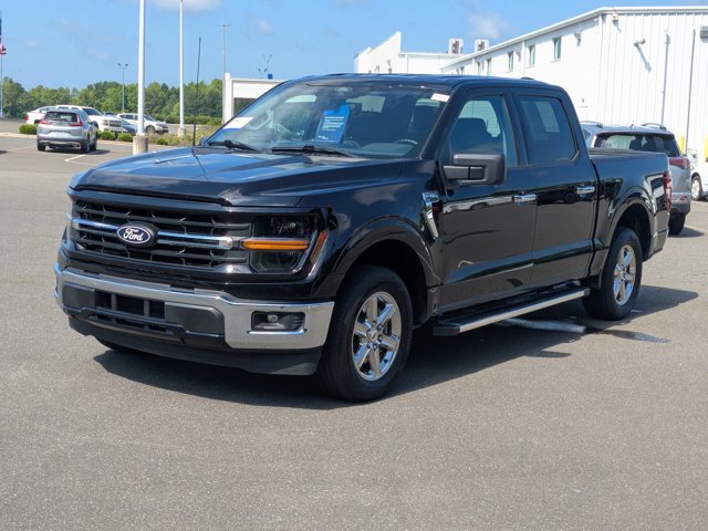Certified 2025 Ford F150 XLT w/ Equipment Group 301A Standard RWD image 3