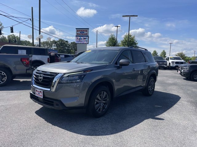 Used 2023 Nissan Pathfinder SV AWD/4WD image 9