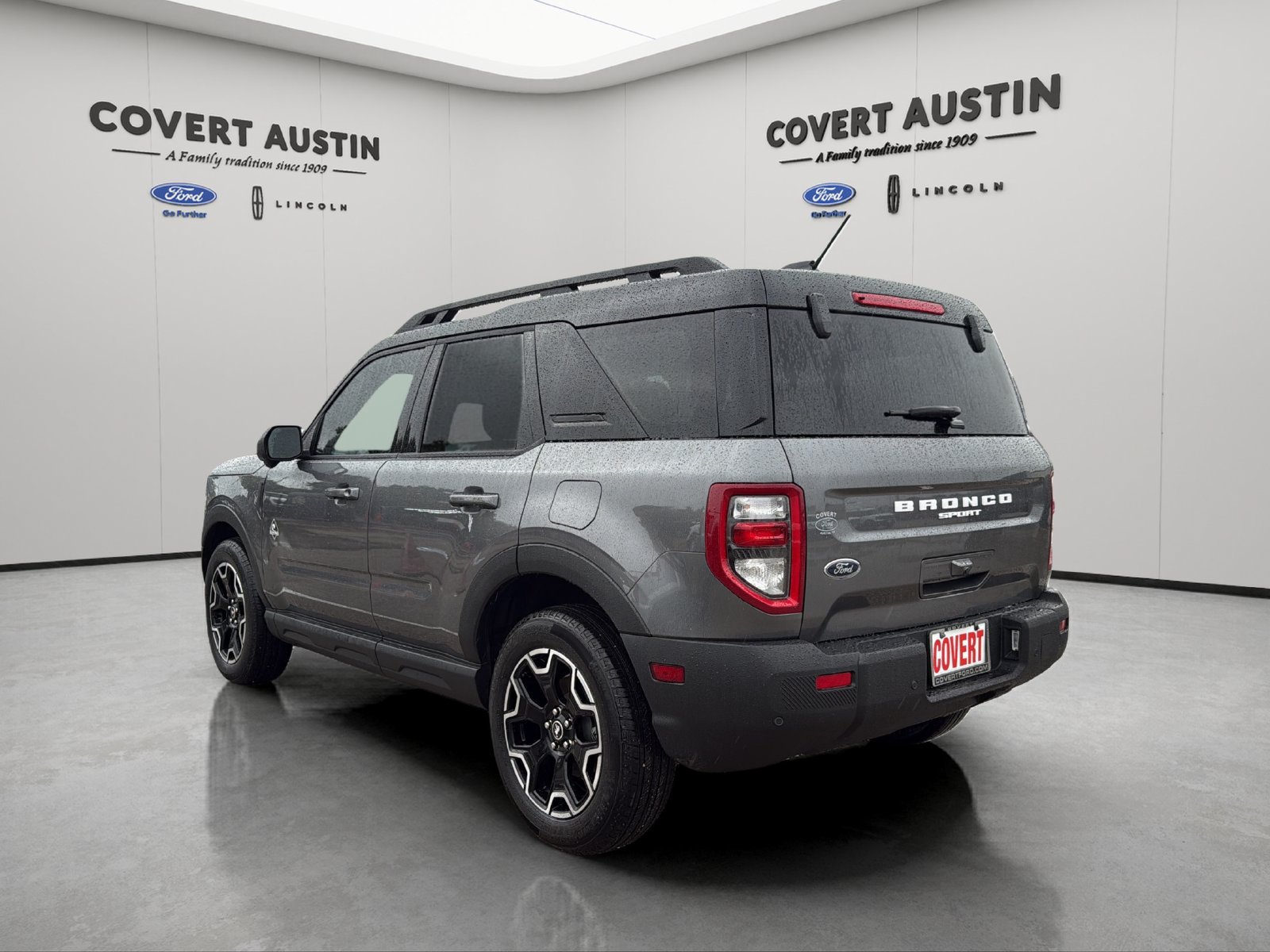 Certified 2025 Ford Bronco Sport Outer Banks w/ Outer Banks Tech Package+ AWD/4WD image 3