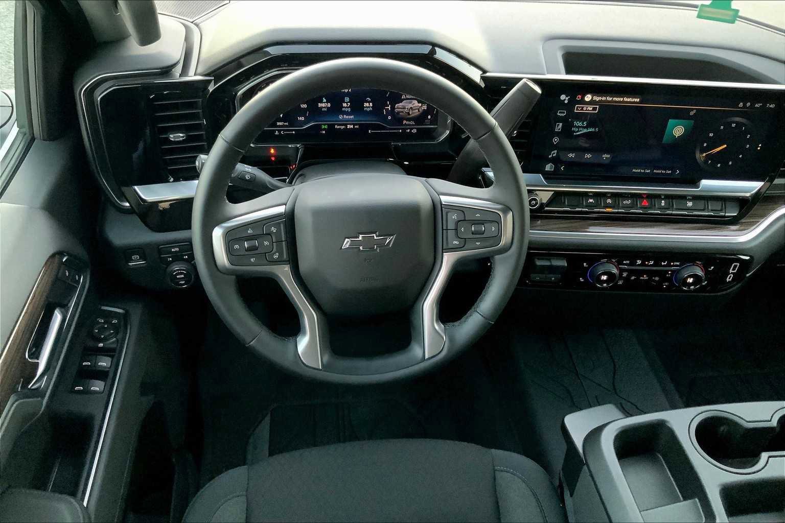 Used 2025 Chevrolet Silverado 1500 RST w/ Protection Package image 7