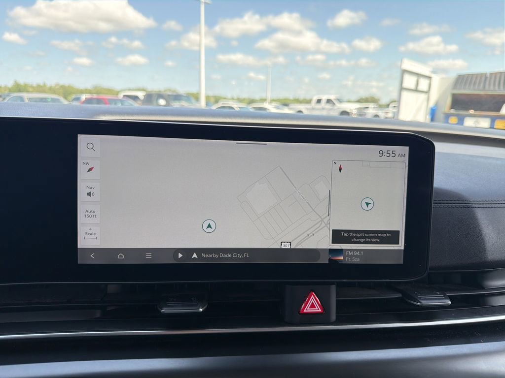 Used 2025 Kia Carnival FWD image 24