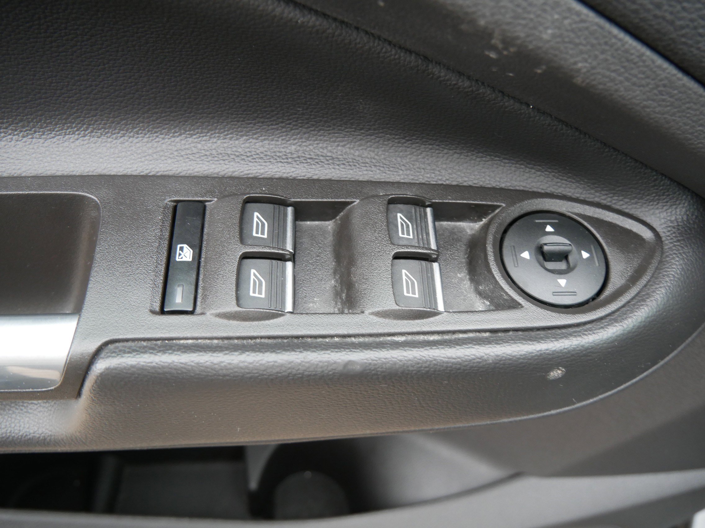 Certified 2019 Ford Escape SEL image 20