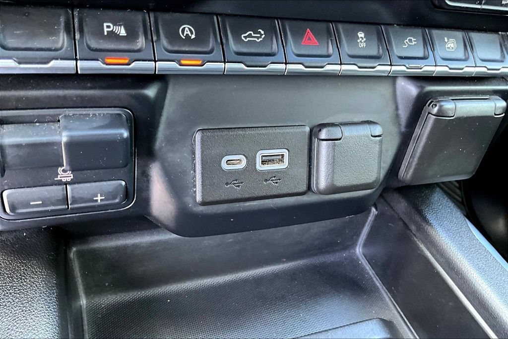 Used 2021 Chevrolet Silverado 1500 RST w/ Convenience Package II AWD/4WD image 19