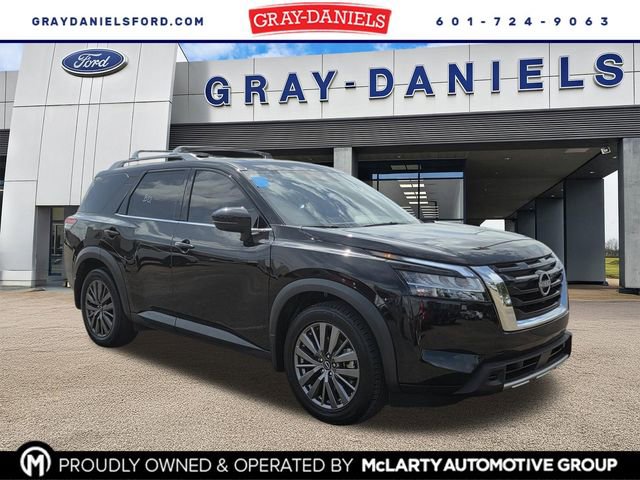 Used 2024 Nissan Pathfinder SL w/ SL Premium Package FWD image 1