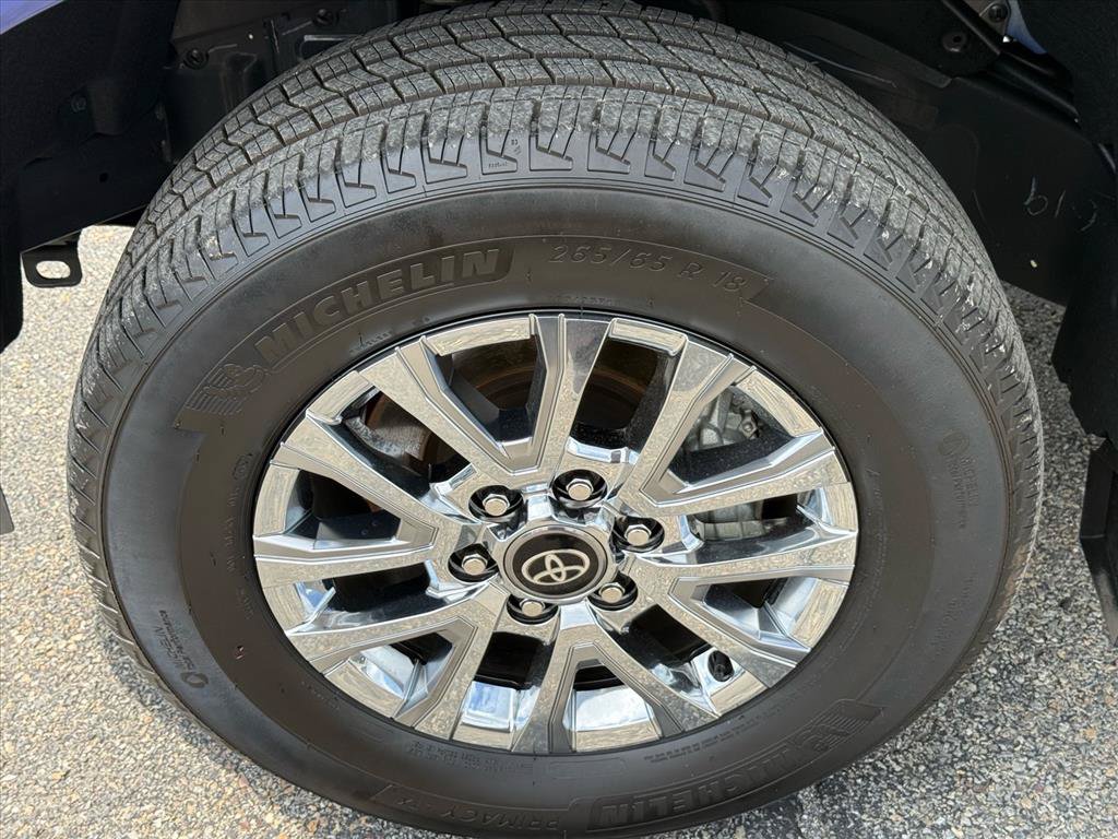 Used 2025 Toyota Tacoma Limited AWD/4WD image 5