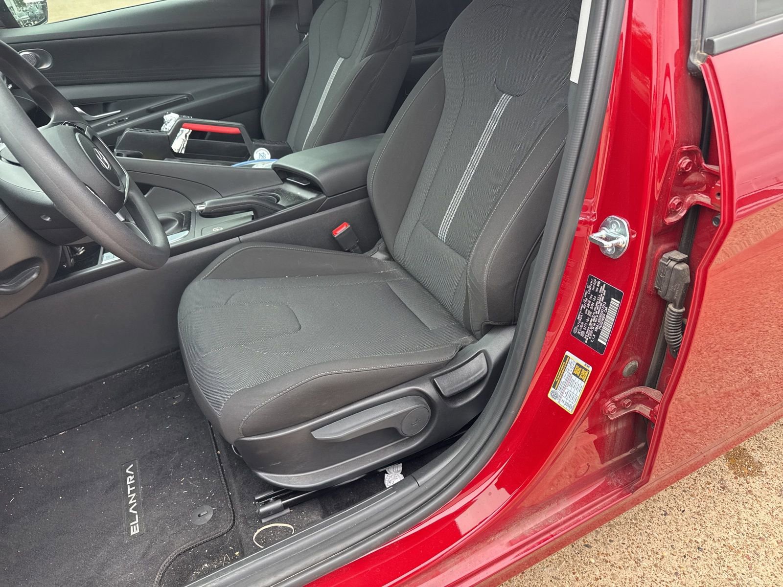 Used 2025 Hyundai Elantra SE FWD image 10