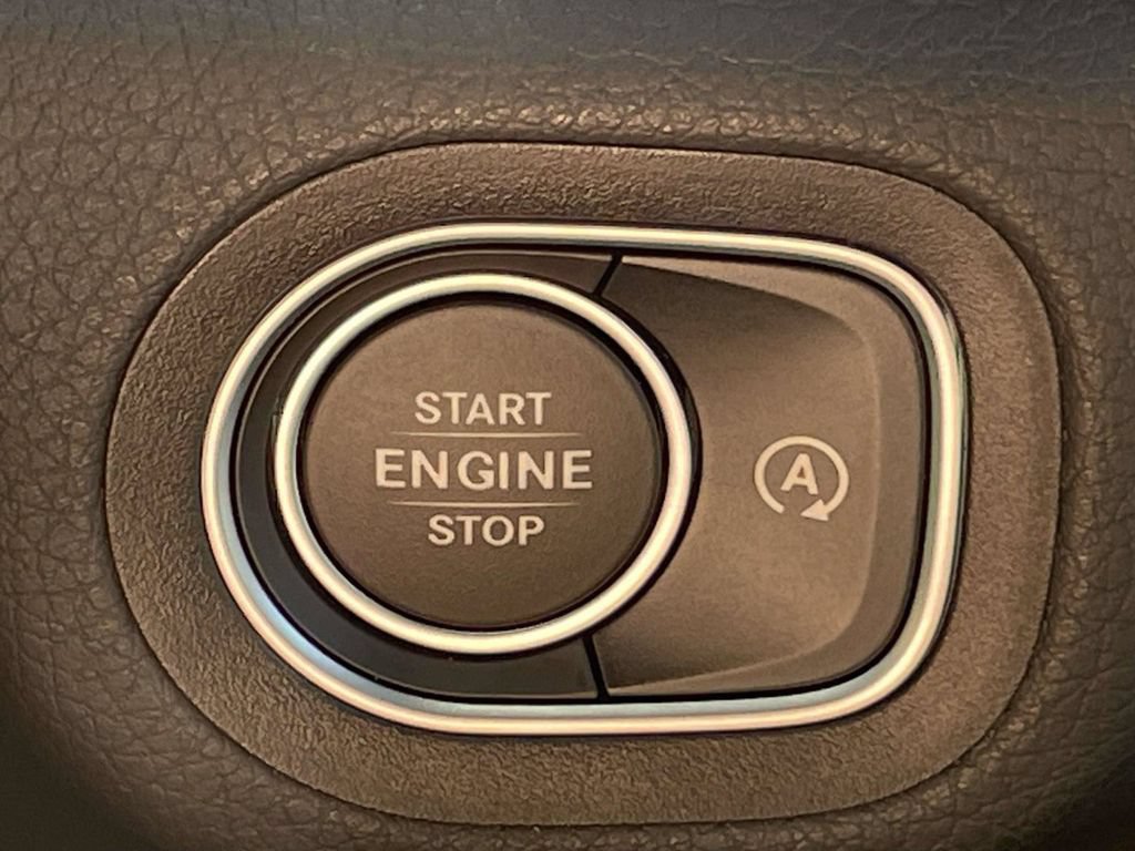 Used 2025 Mercedes-Benz GLS 450 4MATIC image 23
