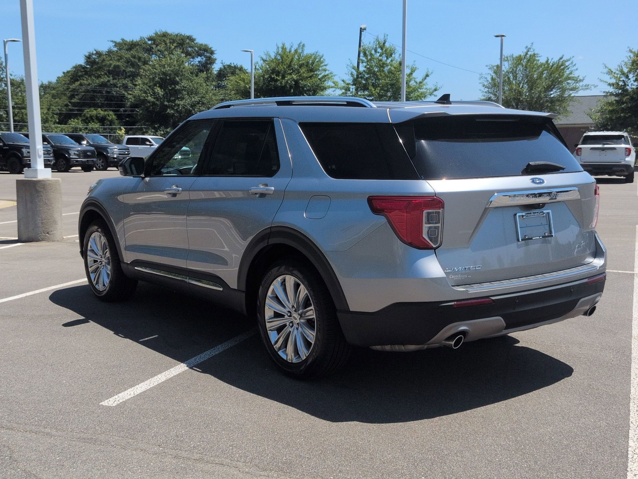 Certified 2023 Ford Explorer Limited w/ Limited Technology Package RWD image 6