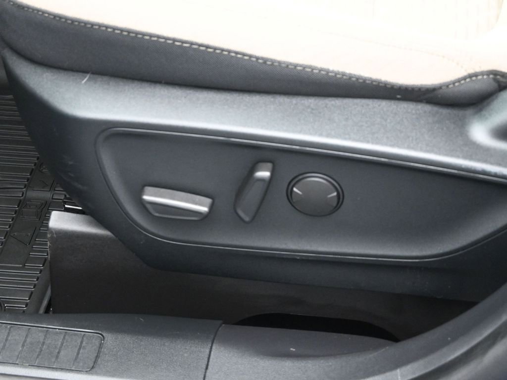 Certified 2022 Ford Escape SE w/ Convenience Package FWD image 10
