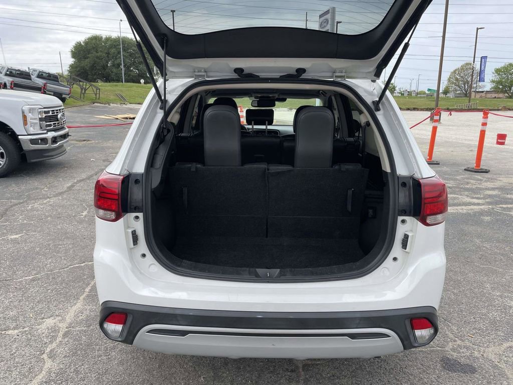 Used 2020 Mitsubishi Outlander SEL image 10