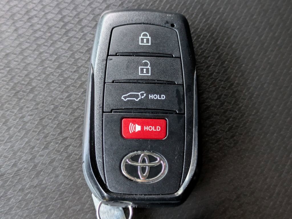 Used 2025 Toyota Sequoia TRD Pro AWD/4WD image 30
