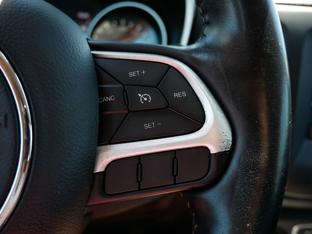 Used 2019 Jeep Compass Latitude w/ Popular Equipment Group AWD/4WD image 18