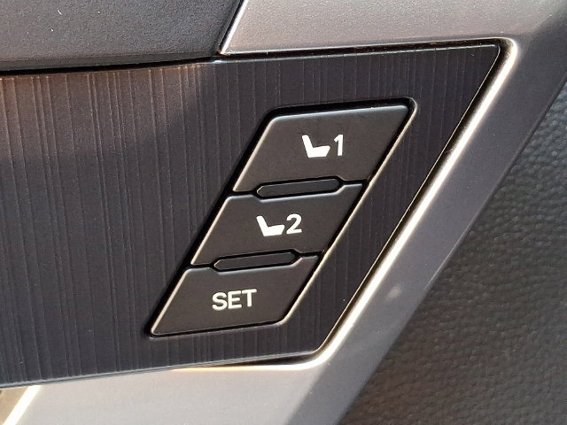 Used 2023 Toyota Sequoia Platinum AWD/4WD image 28