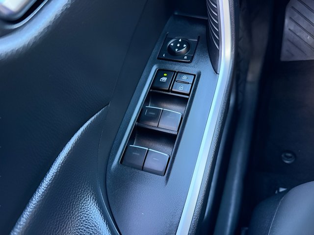 Used 2024 Toyota RAV4 XLE AWD/4WD image 19