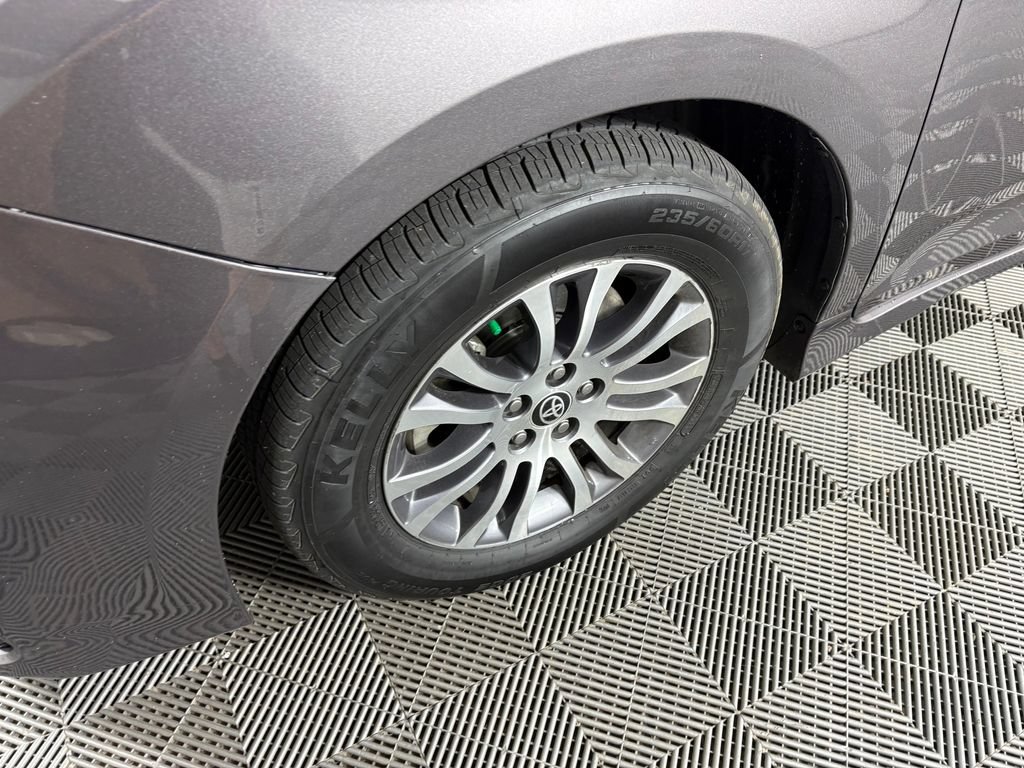 Used 2020 Toyota Sienna XLE FWD image 10