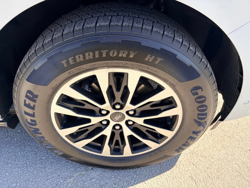Certified 2025 Ford Expedition Platinum AWD/4WD image 36