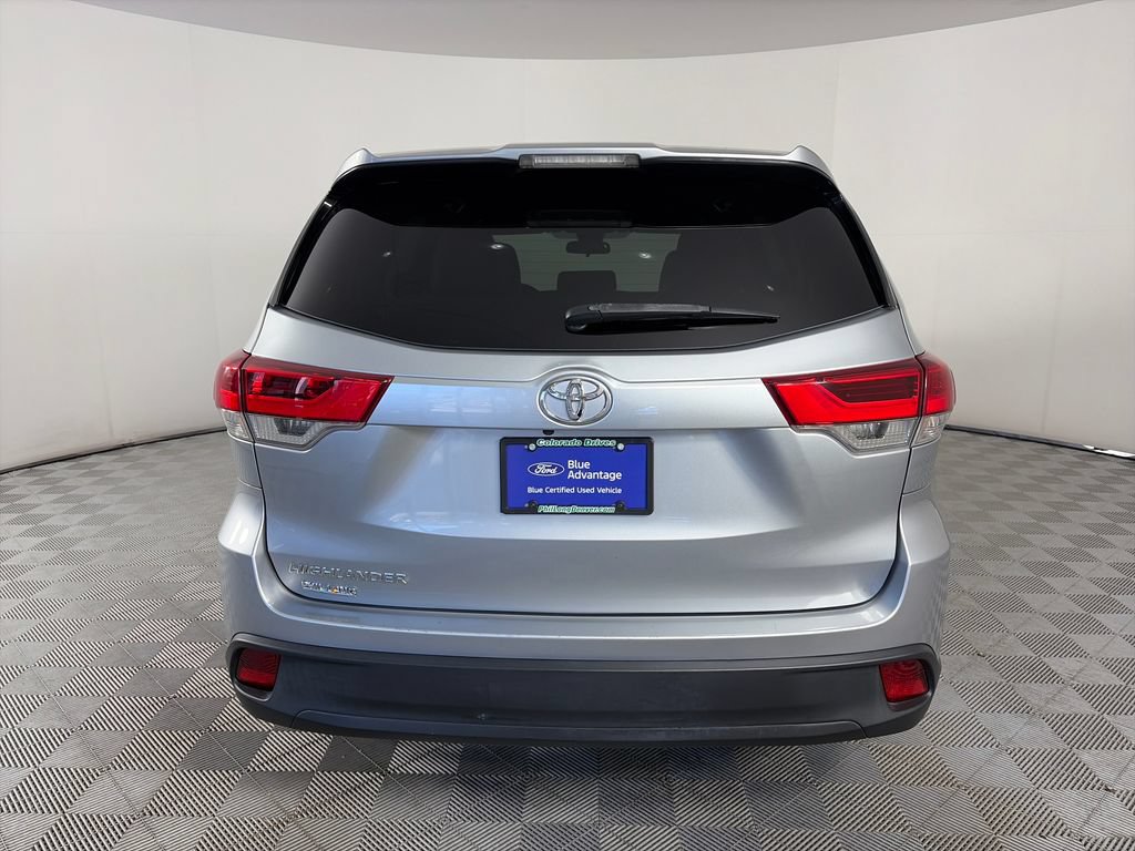 Used 2017 Toyota Highlander LE FWD image 6