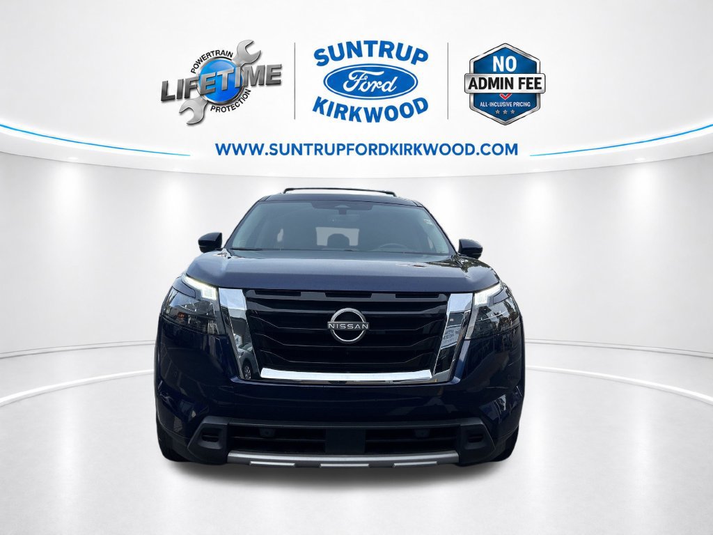 Used 2025 Nissan Pathfinder Platinum w/ Cargo Package FWD image 10