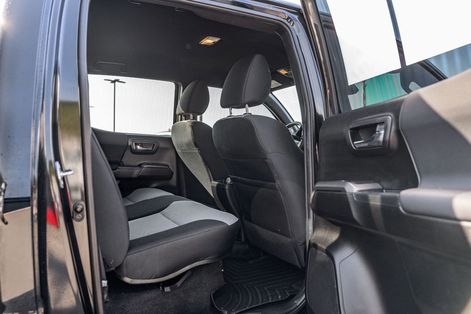 Used 2022 Toyota Tacoma TRD Off-Road w/ Technology Package AWD/4WD image 12